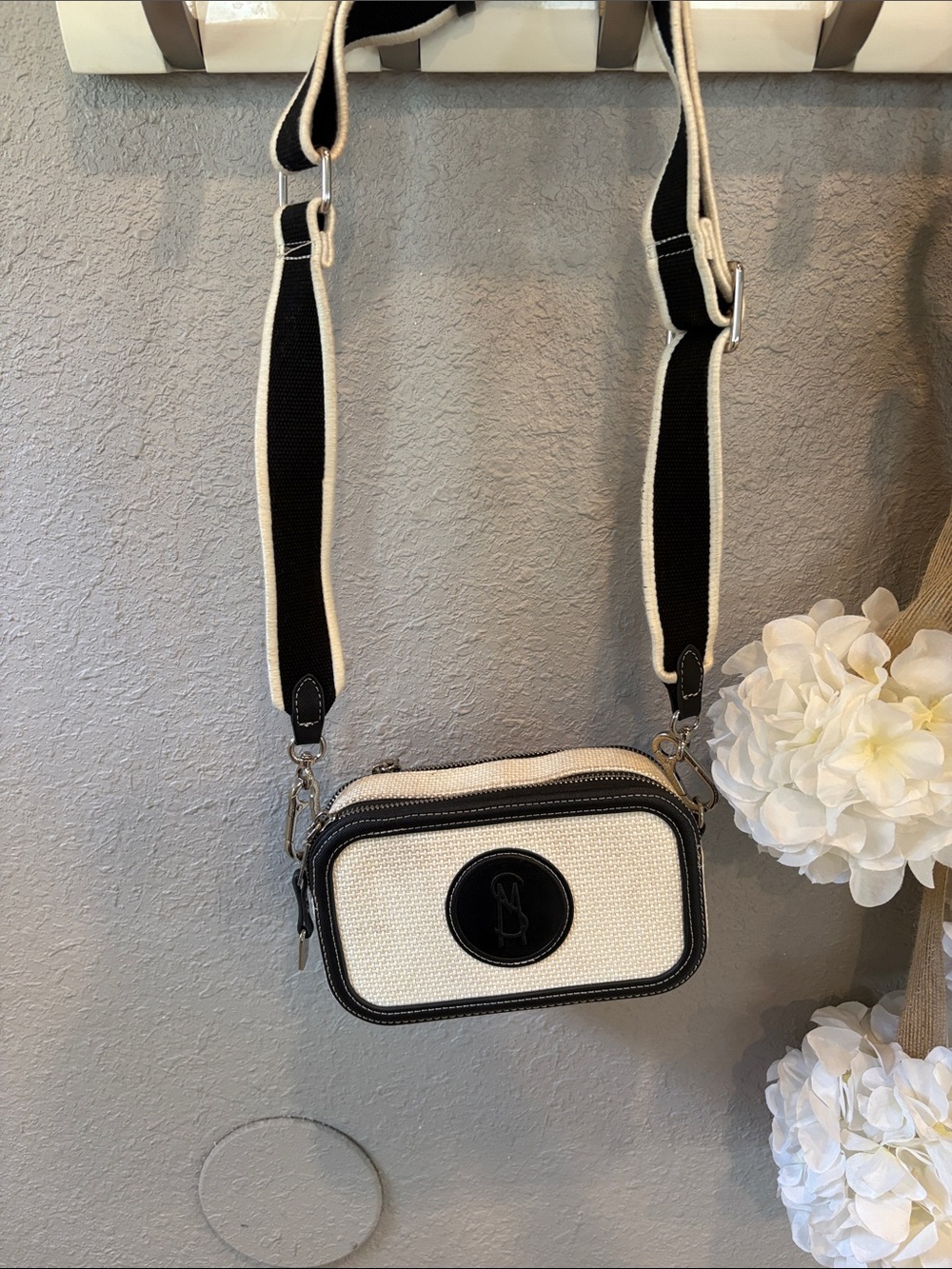 Steve Madden Cream Wove  Bag with Navy Trim